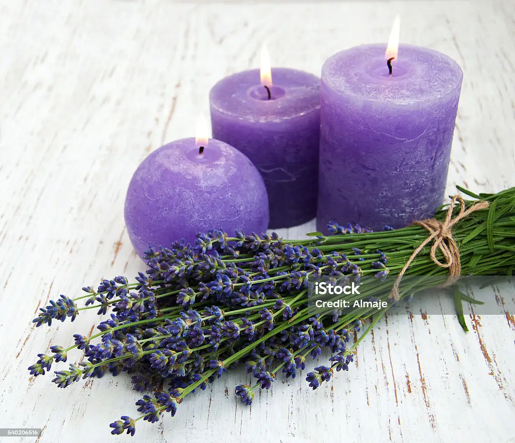 3 lavender candles with a bunch of lavender beside them
Made by following the guide on how to make A guide to help you make extra special Handmade Lavender Gifts